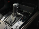 オートホールド機能付き電動Pブレーキ。渋滞時などの足の疲れを軽減します。