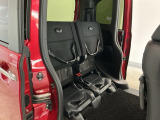 リアシート座面を持ち上げると、背の高い荷物を積むのに便利なトールモードに変身します!多彩なシートアレンジで使い勝手良好!
