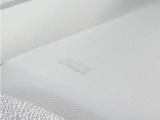 ◆助手席エアバッグ◆SRSエアバッグは、シートベルトだけでは防ぎきれない衝突時の衝撃から乗員を守るための安全装置。衝突時に瞬時に膨らみ、頭部や胸部がダッシュボードに直接衝突するのを防ぎます。