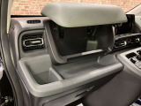 ■POINT■写真で見るよりも現車を 現車をみると写真で見ていたイメージとは少し違う部分もございます。また写真ではわからなかった車の魅力にも気づくことができるので、ぜひご来店ください!