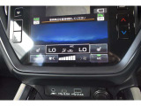 運転席側と助手席側でそれぞれ温度設定ができます。