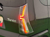 精悍なカスタム専用デザインのLEDリヤコンビネーションランプ(LEDストップランプ)で省電力・長寿命化を実現。