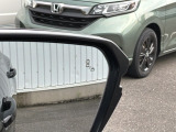 走行中、斜め後ろのクルマの存在を検知するブラインドスポットインフォメーションを搭載