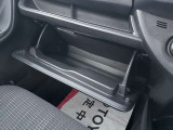 置き場所に困るティッシュボックスも入りそうですね。