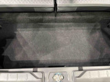 ラゲージボードの下には収納ができるラゲージアンダーボックス