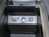 USB端子も備え付けられていますのでお手持ちの音楽機器・スマホを繋げて楽しむ事が出来ます!