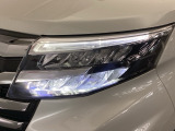 ヘッドライトで、個性も光る 、長く乗っていたい車です。