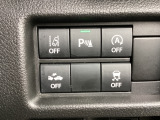 車線逸脱警報システム、先行車発信お知らせ機能、DSC、パーキングセンサー、アイドリングストップなどが装備されてます
