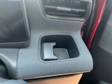 運転席・助手席にドリンクホルダーが付いてとっても便利です。