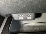 充電用USB端子付き。スマートフォンなどの充電に便利です。