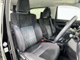 高いホールド性で運転姿勢が安定します。長距離ドライブでも疲れにくいのが魅力です。快適なドライビングライフをお送りください♪