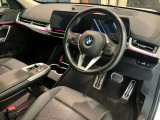 BMWの操作パネルは使いやすさを追求し日常生活で必要なボタン&スイッチを使えるようにした構造となっております。購入時から沢山触って体感してください。