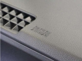 ◆助手席エアバッグ◆SRSエアバッグは、シートベルトだけでは防ぎきれない衝突時の衝撃から乗員を守るための安全装置。衝突時に瞬時に膨らみ、頭部や胸部がダッシュボードに直接衝突するのを防ぎます。