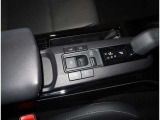 シフトレバーです!もちろん電動パーキングにオートホールド機能付きです。