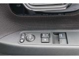 【運転席内ドア 】ミラー操作やウィンドウ開閉スイッチはドライバー目線で配置され、快適な操作性を実現!