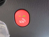 エアバッグ作動時や後突時、もしくは車内のSOSボタンを押した際に緊急通報オペレーターに連携し、救急・警察を手配します。更にオペレーターにも連携、お客様のご要望に応じてロードサービスの手配を行います。