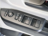 ◆パワーウィンドウスイッチ◆運転席から全席の窓の開閉操作を行うことが出来いつでも換気ができます!