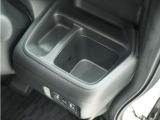 ◆ドリンクホルダー◆手の届きやすい場所にドリンクホルダーがあり、とても便利です。