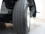 タイヤサイズは195/80R15となっております♪