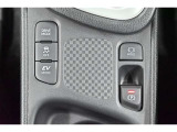 電動パーキングブレーキを搭載。スイッチ操作でパーキングブレーキを作動・解除することが可能です。