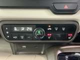 フロント両席にはシートヒーターが付いています!寒い日に便利な装備ですね。