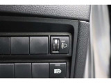 車体が傾いた状態の時にヘッドライトの光の高さを上下に調整することが出来ます!