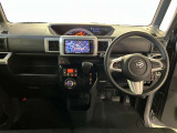 見通しのよいすっきりとした視界で、誰でも運転しやすいです。運転のしやすさは疲れにくさにも繋がりますよ♪