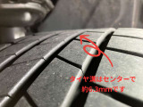 タイヤ溝はセンターで6.3mmです(新品約8mm)