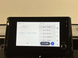 いまや必須装備「ナビゲーション」搭載!知らない場所にスイスイッとドライブ。もう、これなしではハンドルを握れませんね!でも運転中の操作は危険ですのでご注意ですね☆