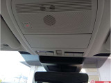 SOSボタンを押せば緊急通報オペレーターが車載通信機を通して呼びかけを行い、ご要望に応じて、コネクティッドサービスオペレーターと連携して、レッカー手配や修理支援などのきめ細かい支援を行います。