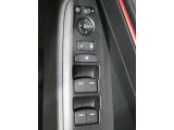 運転席のスイッチ類です。