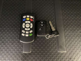 キーを取り出さずにドアを施錠&解錠。クルマの始動も可能です。