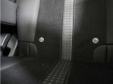 ◆ISOFIX◆シートベルトいらずでチャイルドシートと固定金具を連結するだけでガッチリ固定できます。