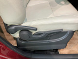 延長保証につきましてはお求めいただく車両によって保証料が異なりますので、当店スタッフまでお気軽にお問い合わせくださいませ。