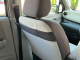 助手席シートの背もたれ部に収納ポケットがございます!