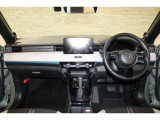 操作性に優れた運転席となります!小物入れや各ボタンの配置にこだわり、使いやすいです!座り心地もよく視認性も良好なのでロングドライブもお任せ下さい!