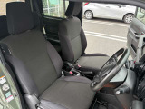広々とした運転席です!ぜひ1度ご来店いただきご乗車ください!