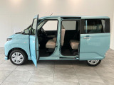 お客様にぴったりなおクルマをお選びいただけますように様々な展示車をご用意致しております!ダイハツの軽自動車だけではなく、他メーカー車やコンパクトカー・ミニバンなども数多く取り揃えております!