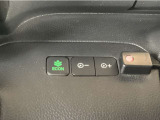ECON・燃費のいい運転時にはメーター内の証明がグリーンに。クルマ全体を低燃費モードにします、あなたのエコ運転を、あの手この手でサポートします。