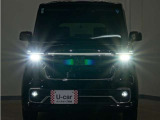 LEDヘッドライト(オートハイビーム機能付)が搭載されており、遠くまで明るく均一に照らし、高速道路等での安心感が向上しております。