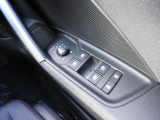 シンプルさと機能性が両立しており、ドイツ車らしい良いインテリアになっています。手の込んだ手法で静かで快適な室内を実現させています。