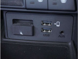 【USB接続】USB接続も可能です。スマートフォンと連動して音楽も再生可能です。