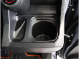 運転席のドリングホルダーはここ。