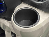 運転席側掘り込み式インパネカップホルダー