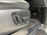 パワーシート搭載。微妙な調整が手軽にでき、ピッタリのポジションで運転することが可能です。