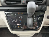 オートエアコン付きです。ご自宅のエアコンと同じ感覚で御使いいただけます♪シートヒーターも装備◎空調よりも早く温まりますので快適に出発できます!