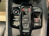 運転席周辺のスマートなレイアウトが、操作のしやすさを実現。快適なドライブをサポートします。