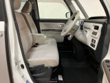 運転席も広々としています♪
