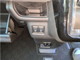 シートヒーター運転席・助手席有ります。