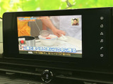停車時にテレビ番組を視聴可能。移動時間を有効活用でき、お子様連れのご家族にもおすすめです。